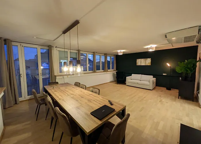 Munich Large Apartment 150 Qm In Top Centrally Located 1 To 15 Guests