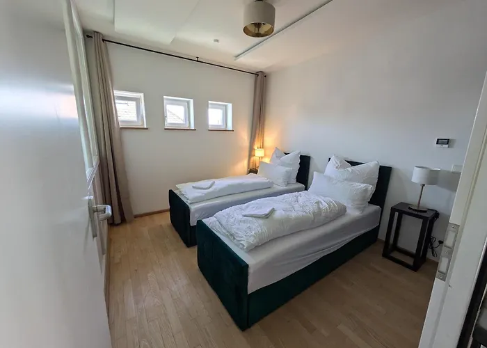 Munich Large Apartment 150 Qm In Top Centrally Located 1 To 15 Guests
