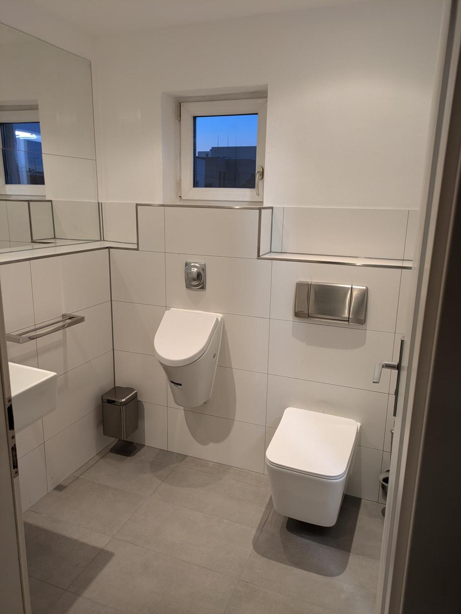 Apartment Large 150 Qm In Centrally Located 1 To 15 Guests *