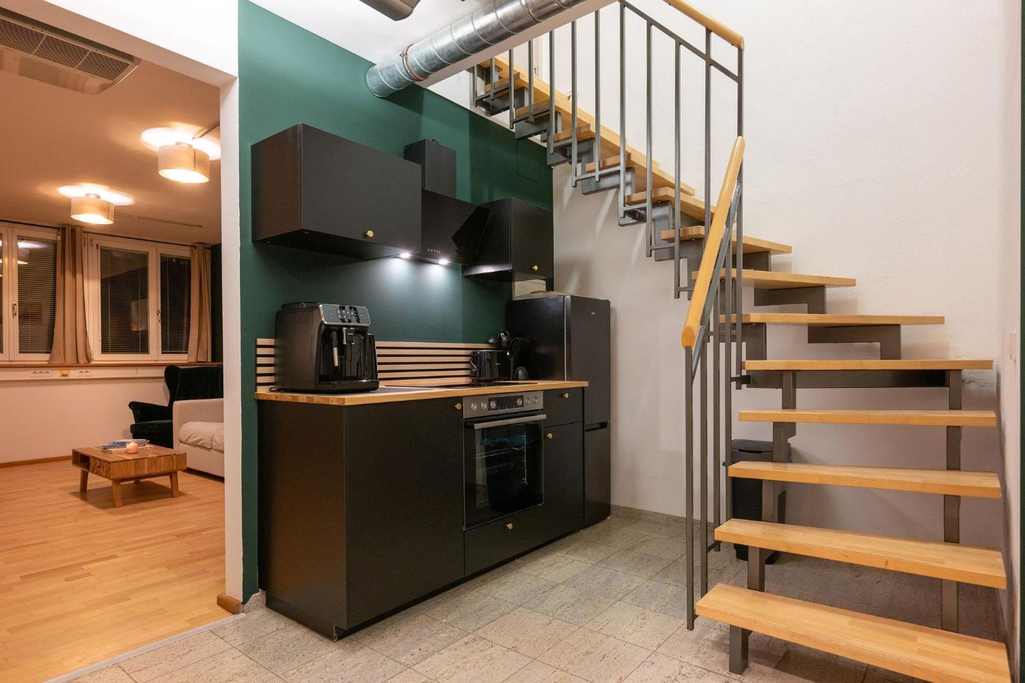 Appartement Large 150 Qm In Centrally Located 1 To 15 Guests